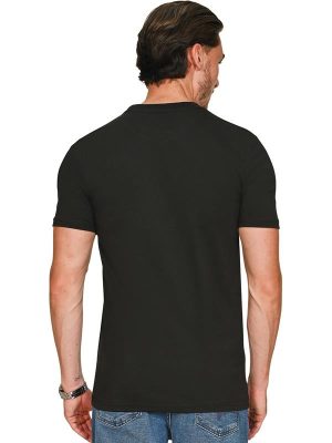 Casual Classics Classic Combed 150 Muscle Fit Tee Adult - Image 4