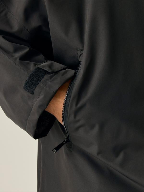 Regatta Professional Pro Changing Robe Insulated Adult in Black/Slate Grey